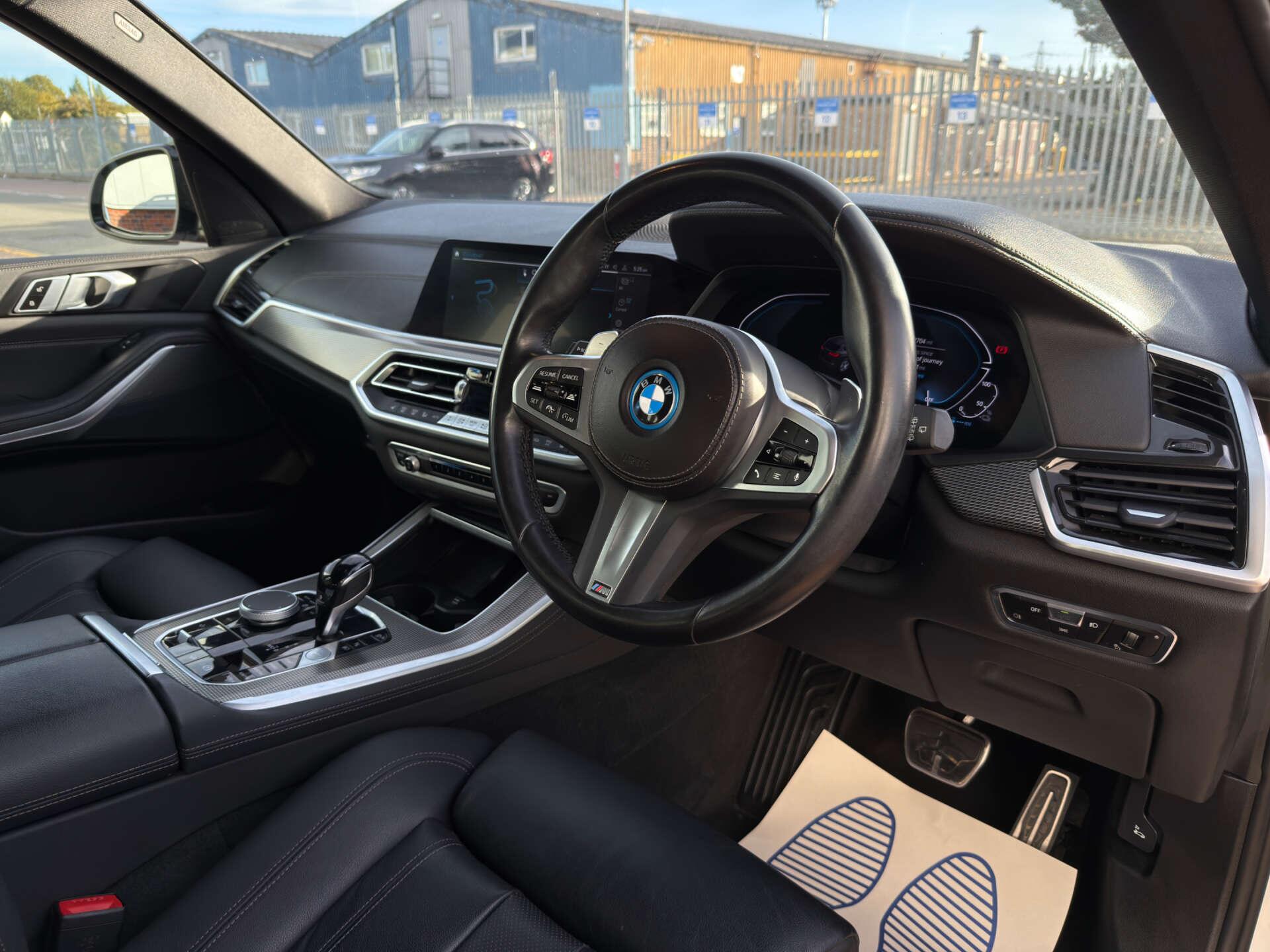 BMW X5 view 14