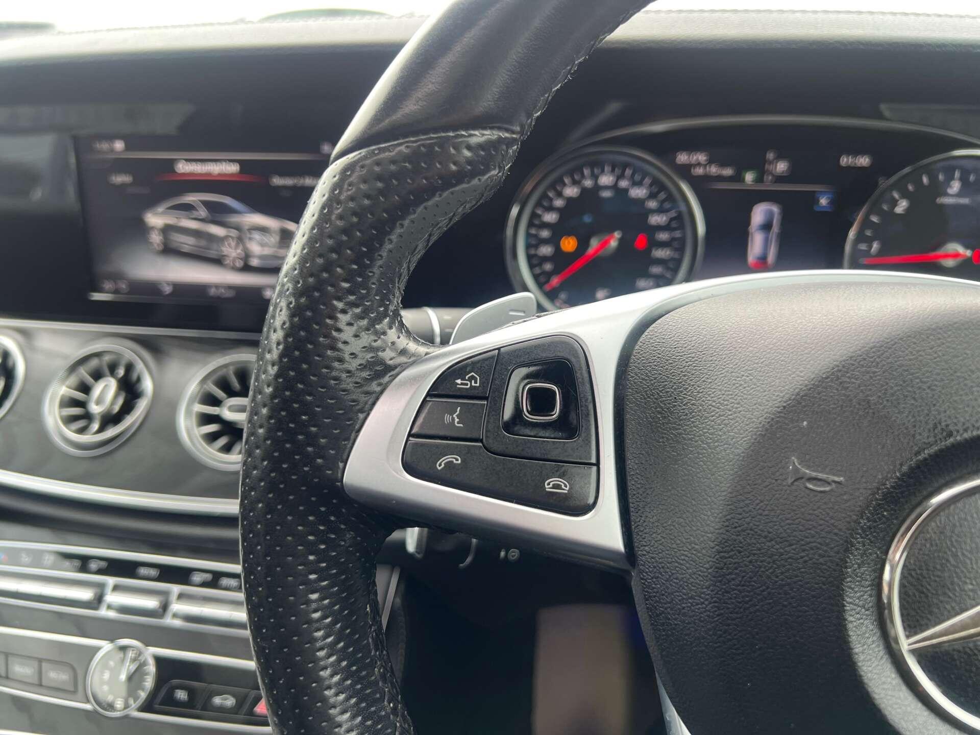 Mercedes-Benz E-Class view 22