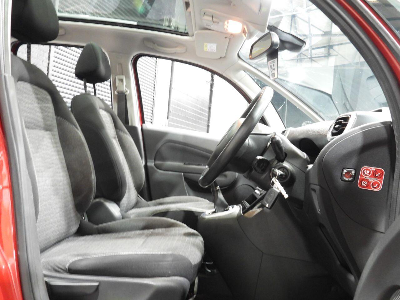 Citroen C3 Picasso view 24