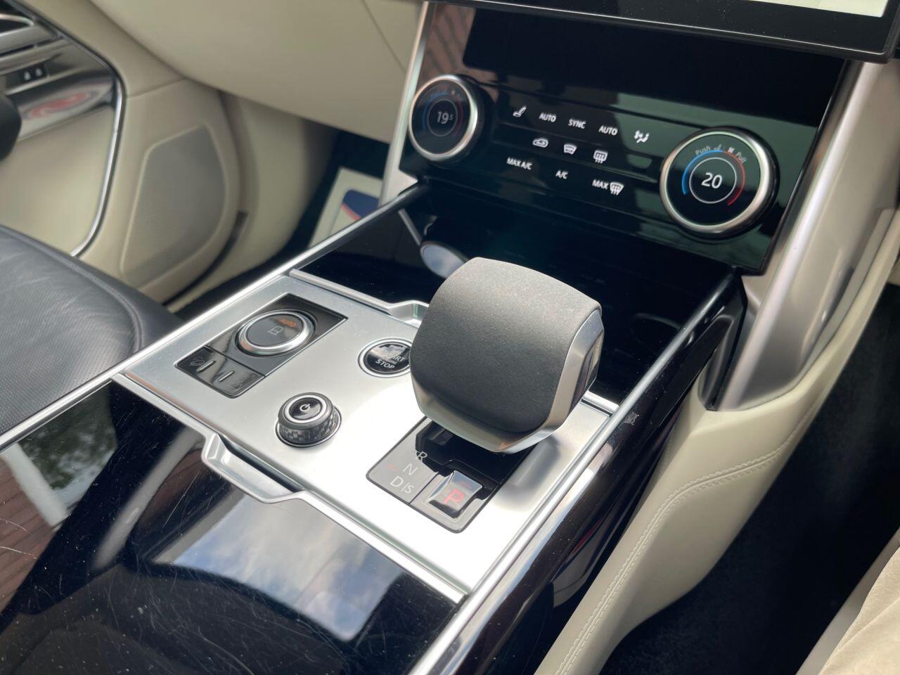 Land Rover Range Rover view 14