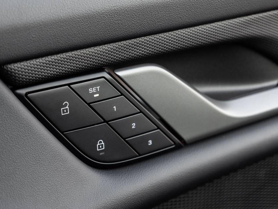 Porsche Taycan view 23
