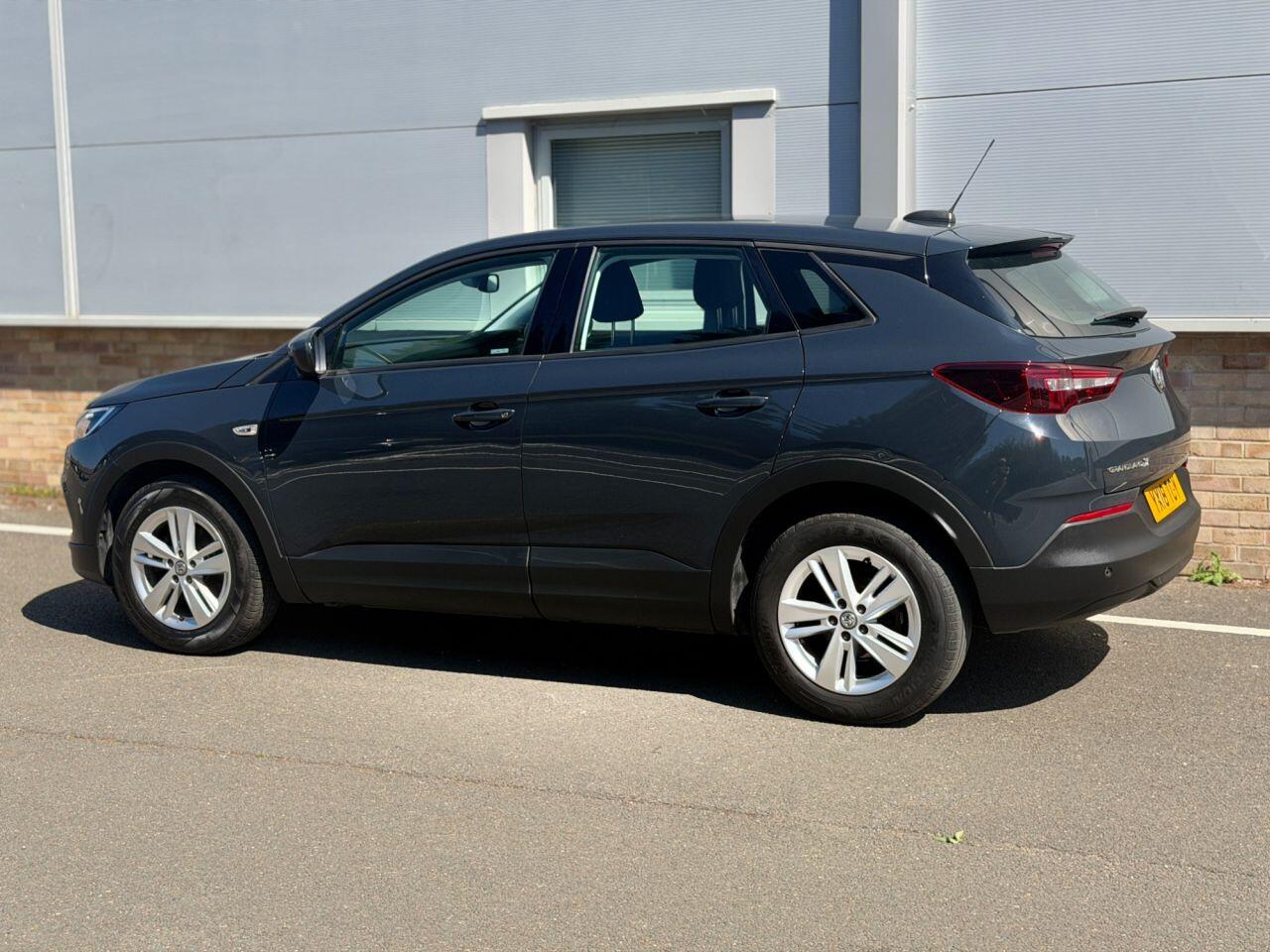 Vauxhall Grandland X view 31