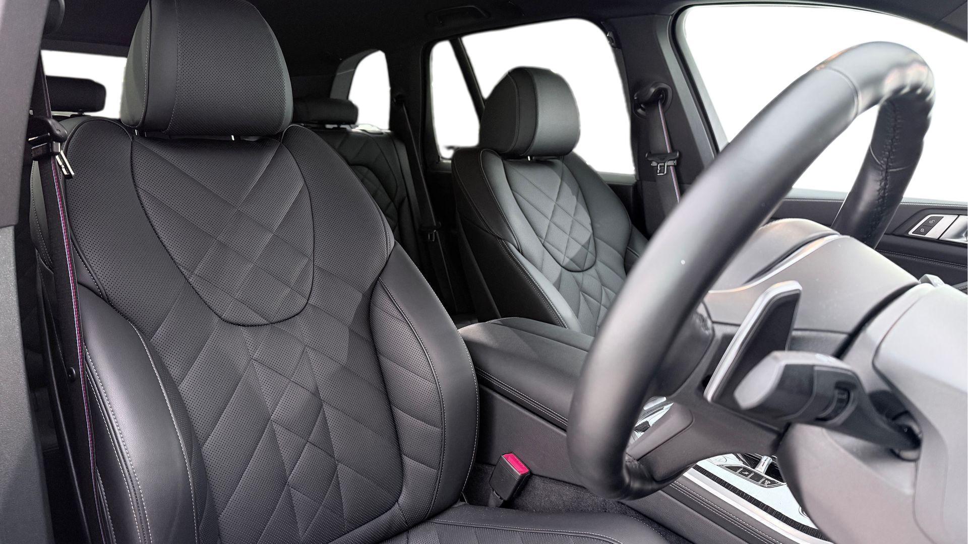 BMW X5 view 11