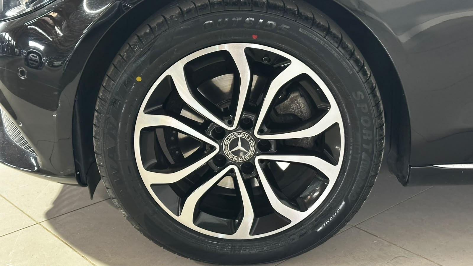 Mercedes-Benz C Class view 28