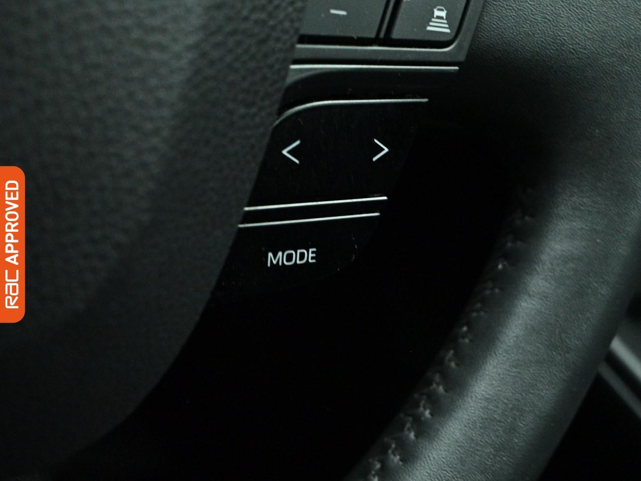 Toyota C-HR view 19