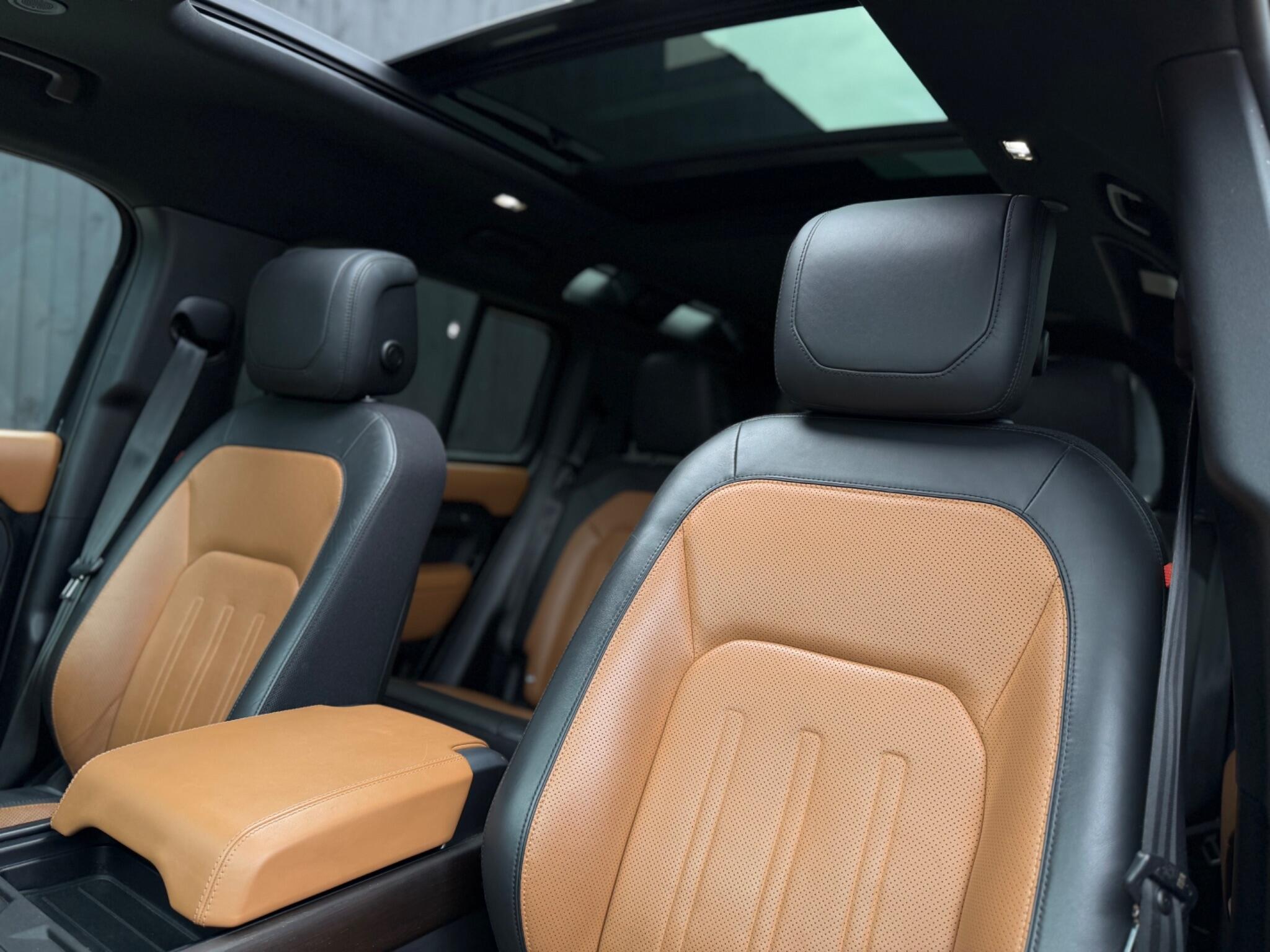 Land Rover Defender view 52