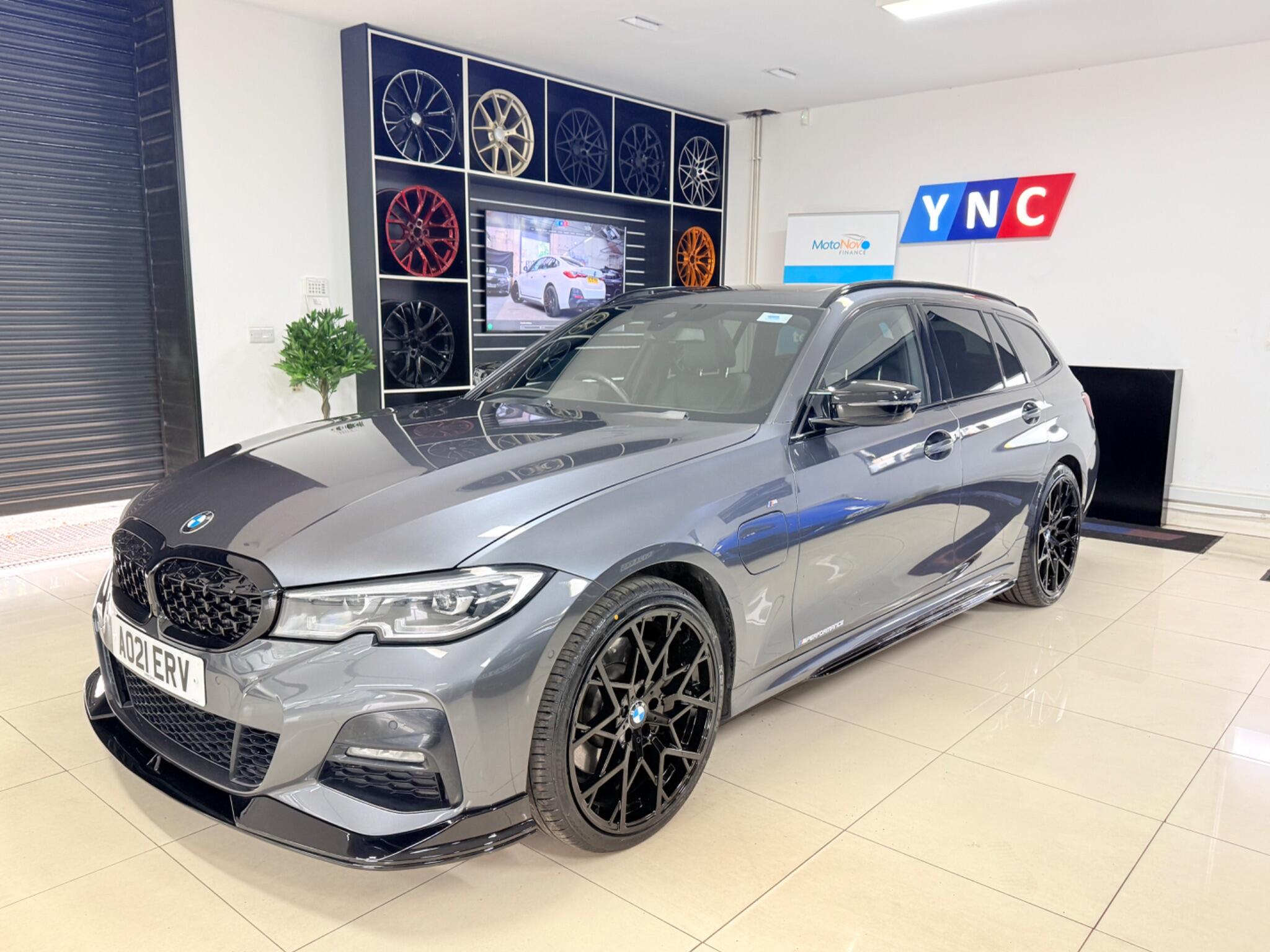 BMW 3 Series view 6