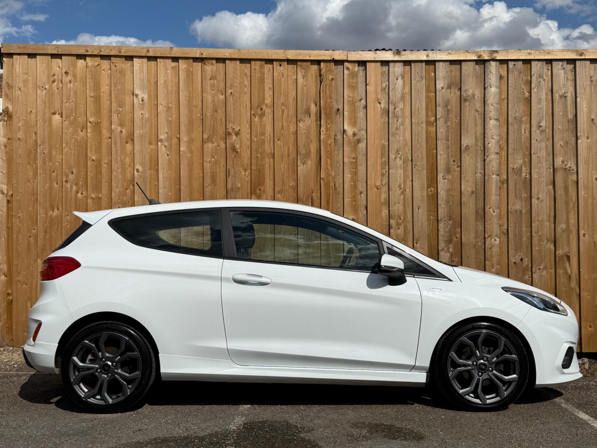 Ford Fiesta view 3