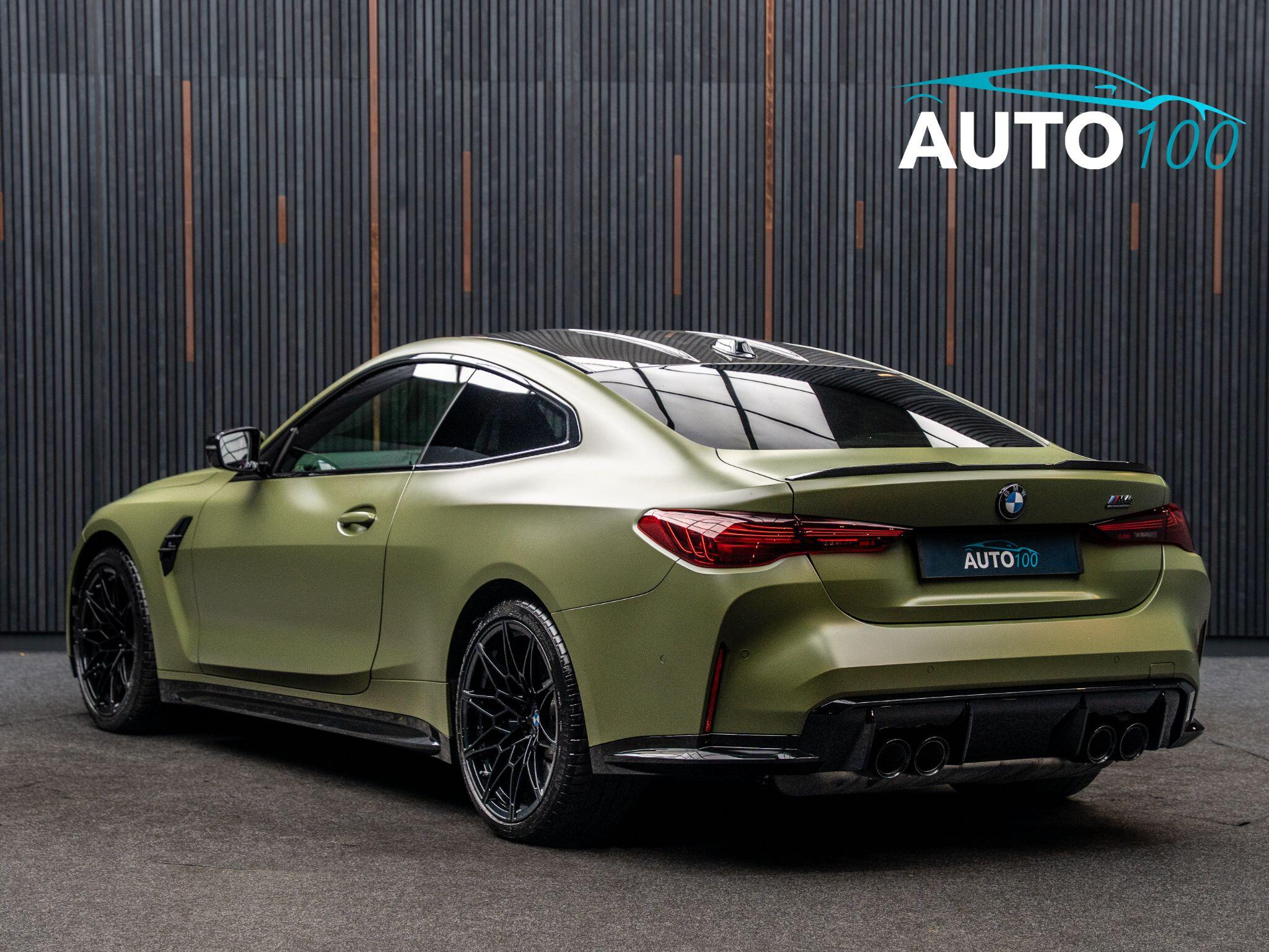 BMW M4 view 3