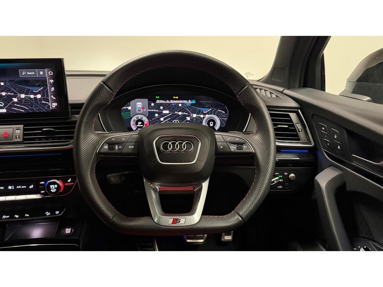 Audi SQ5 view 15