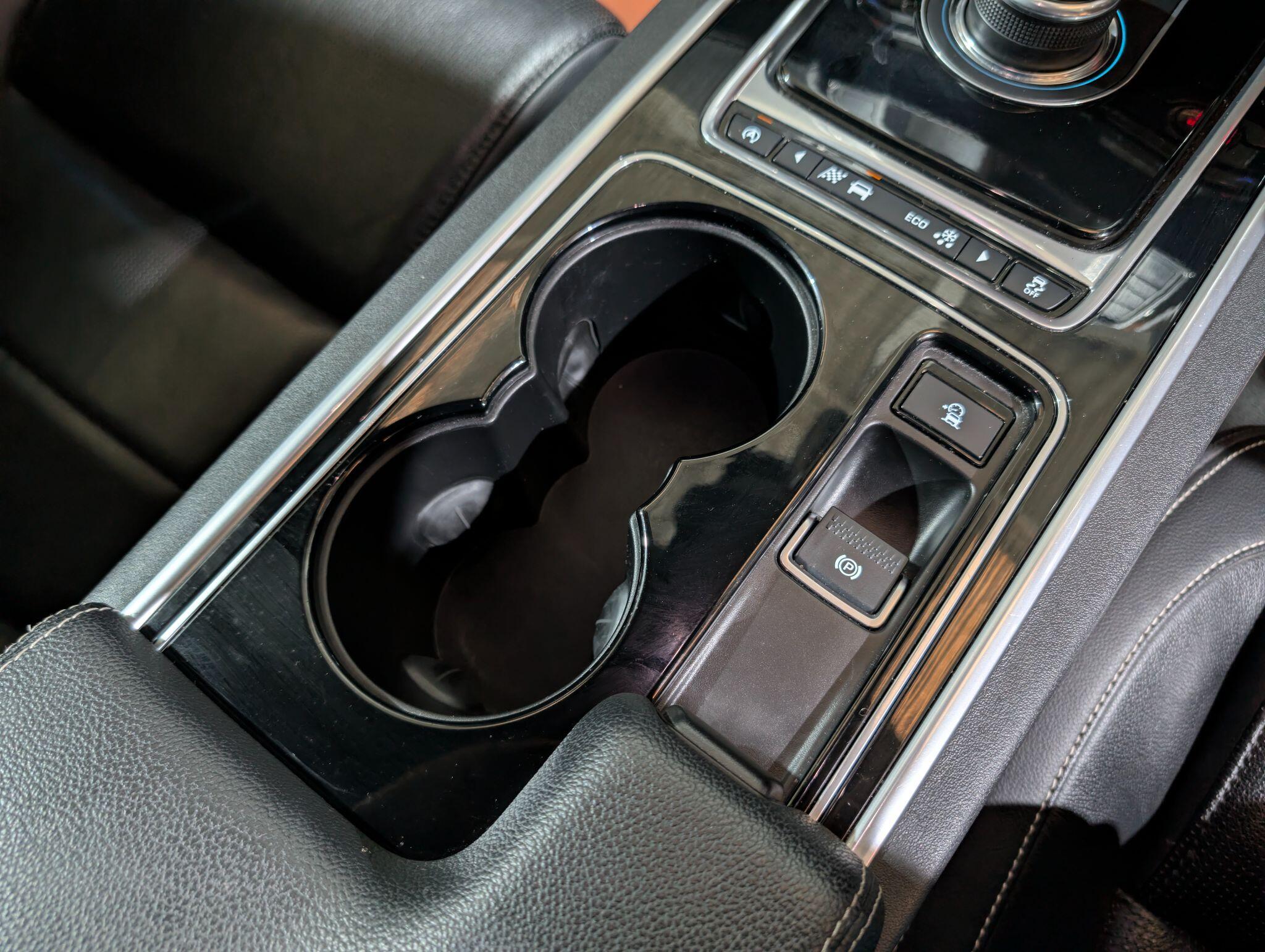 Jaguar Xe view 24