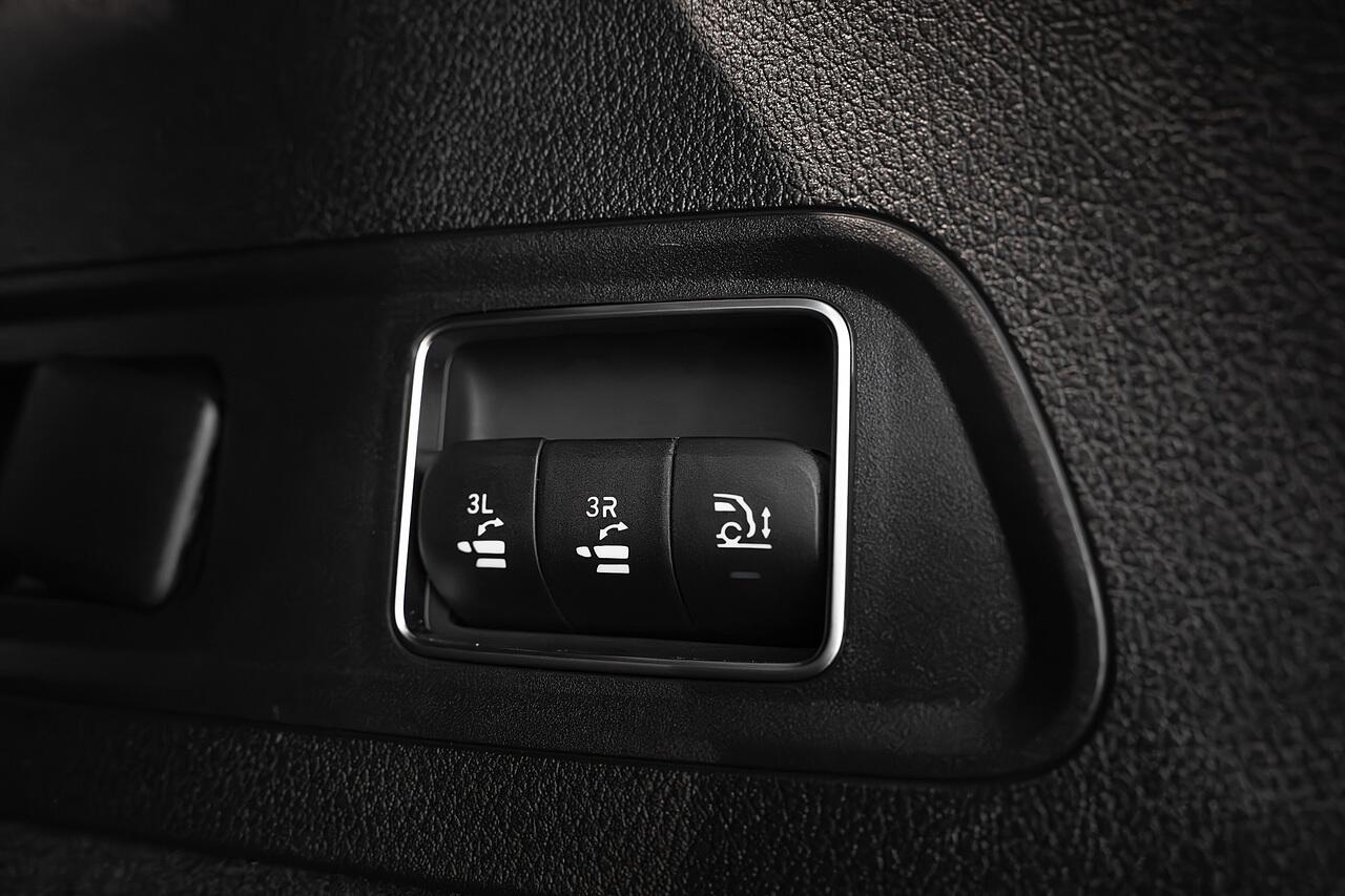 Mercedes-Benz GLS view 20