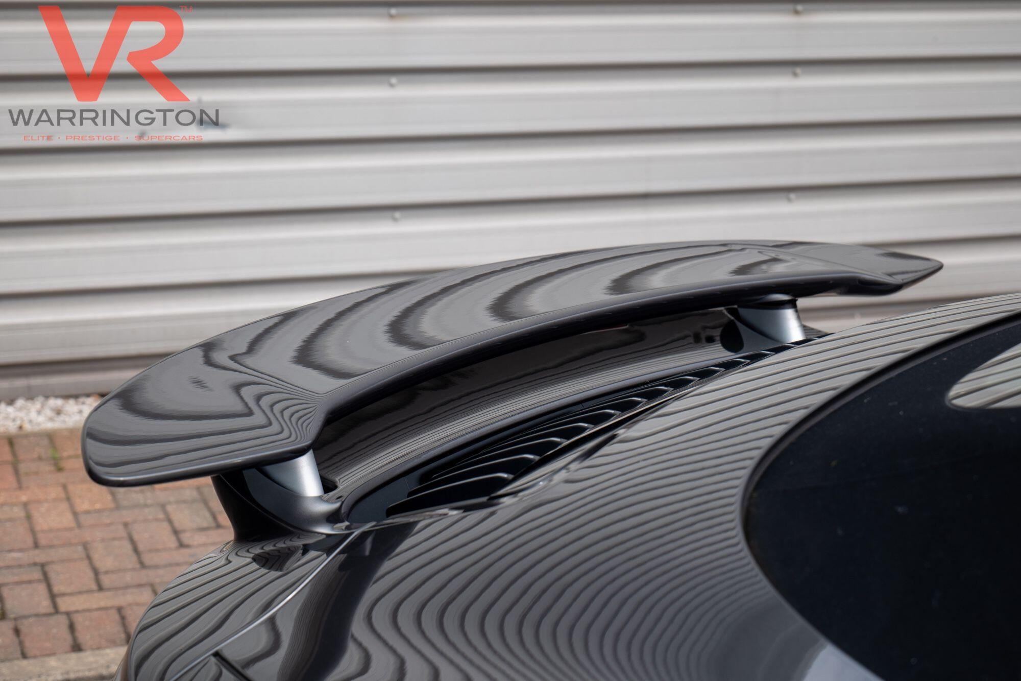 Porsche 911 view 39