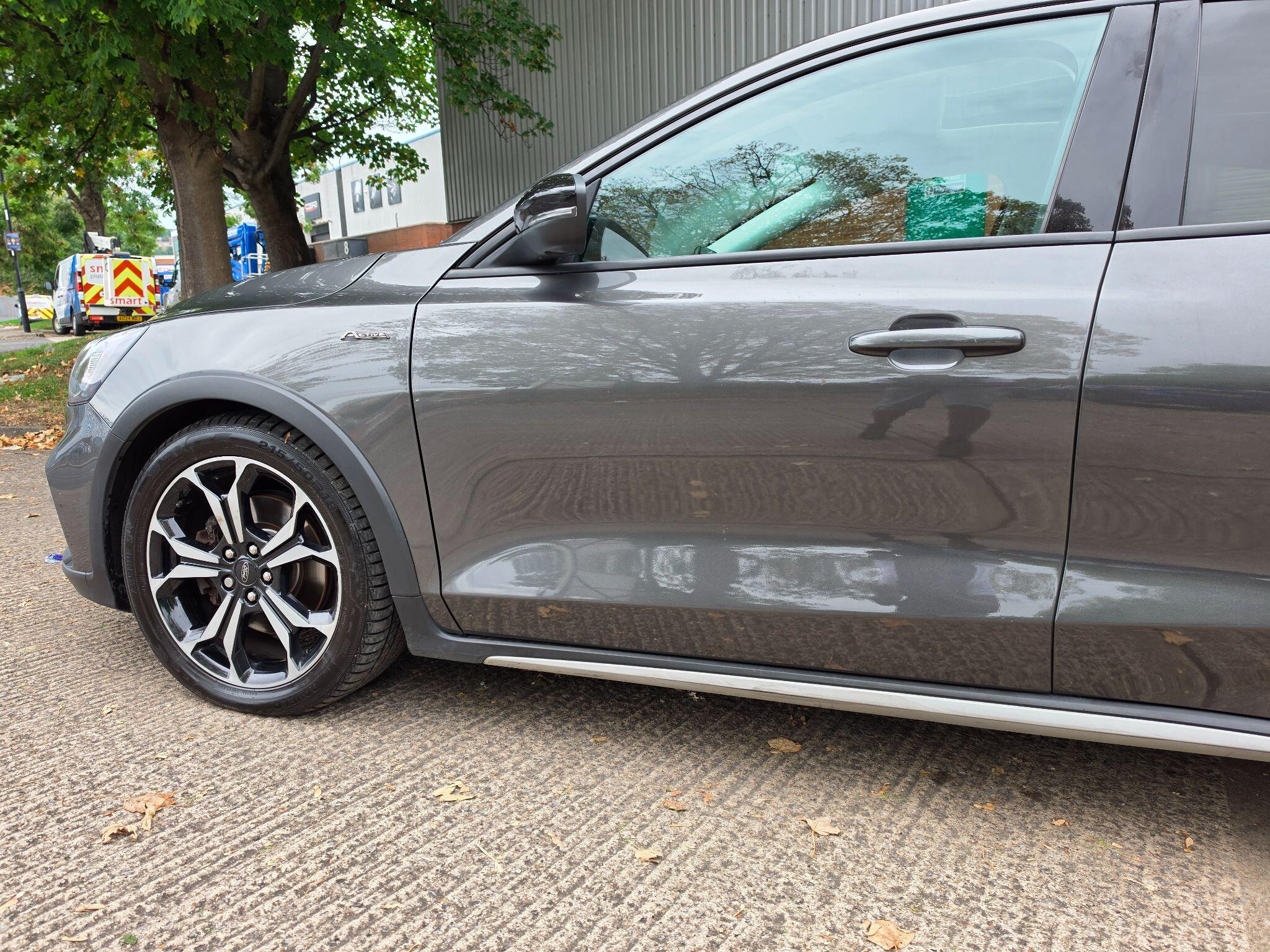 Ford Focus view 43