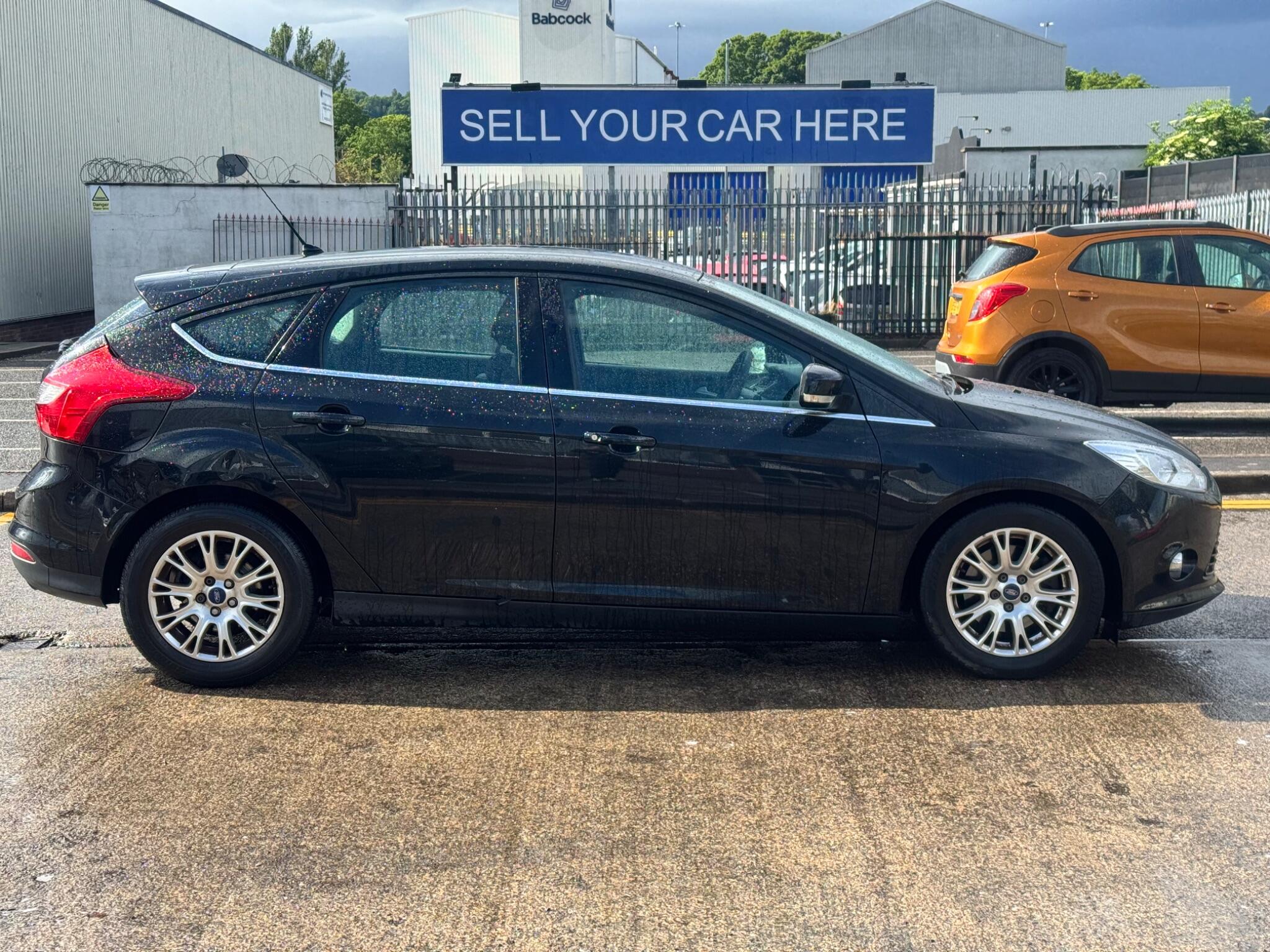 Ford Focus view 16