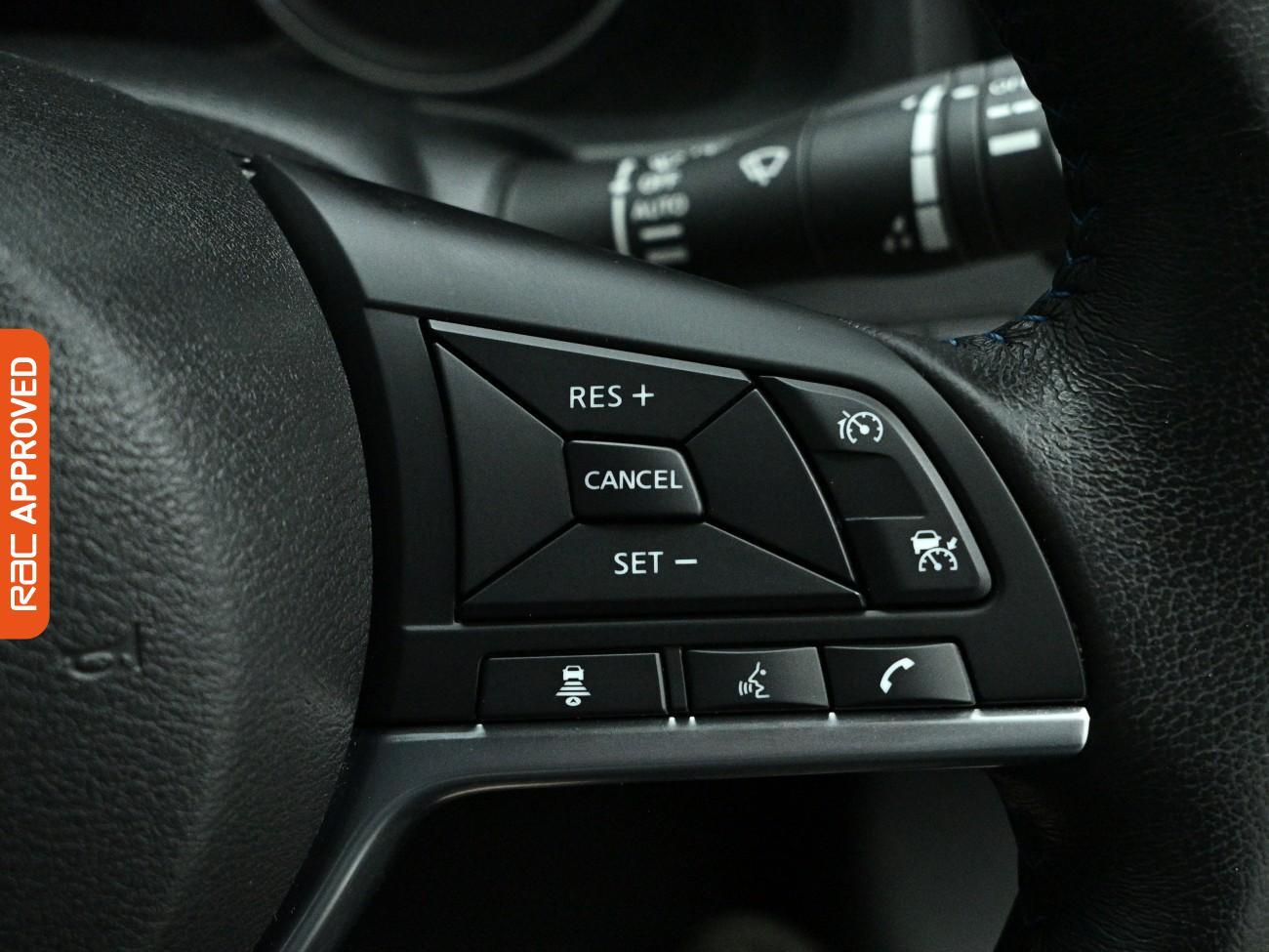 Nissan Leaf view 22