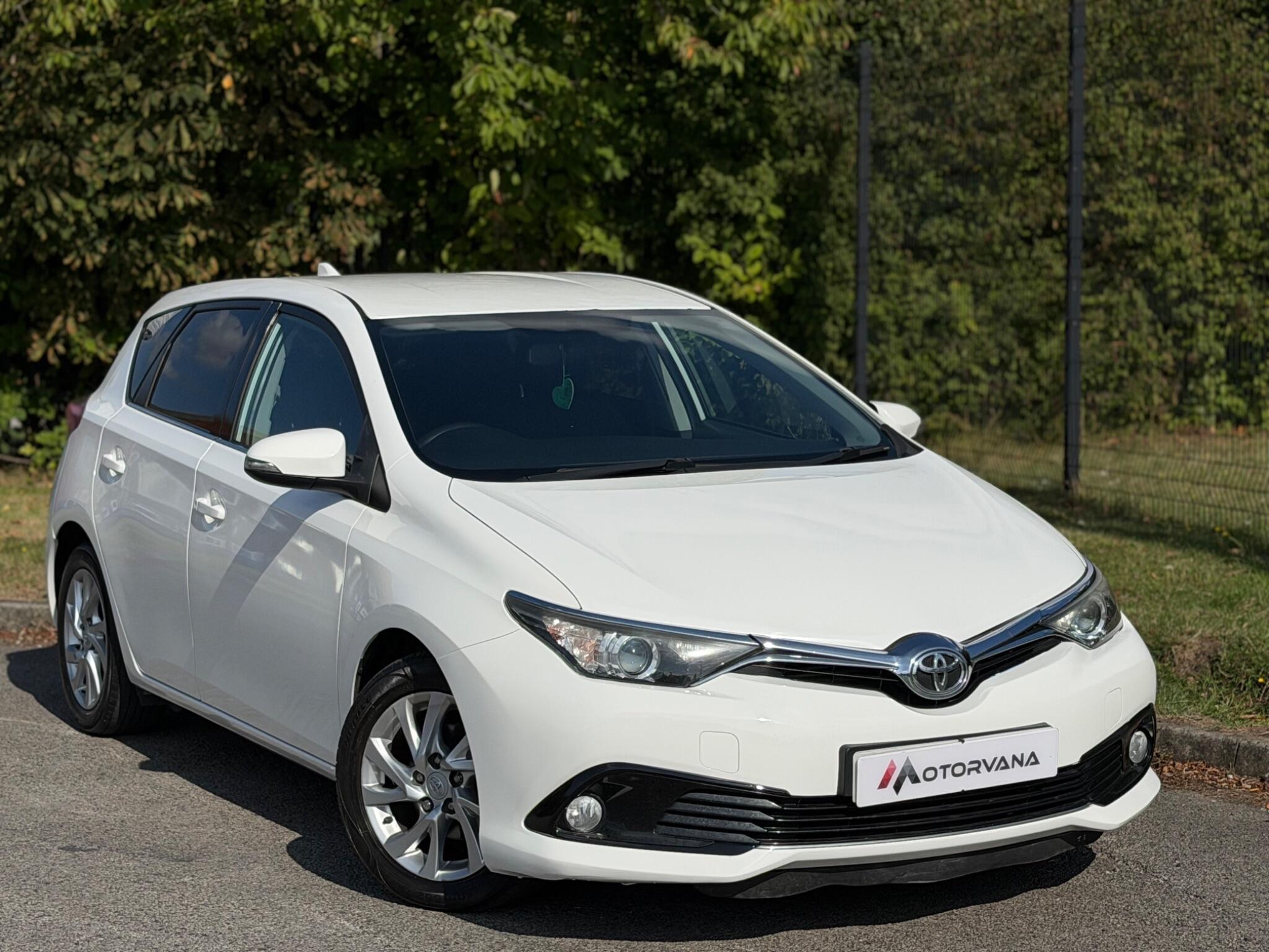 2016 Toyota Auris in White for sale