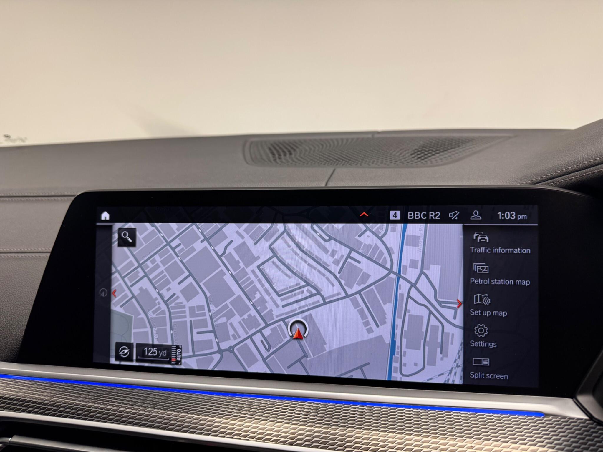 BMW X6 view 21
