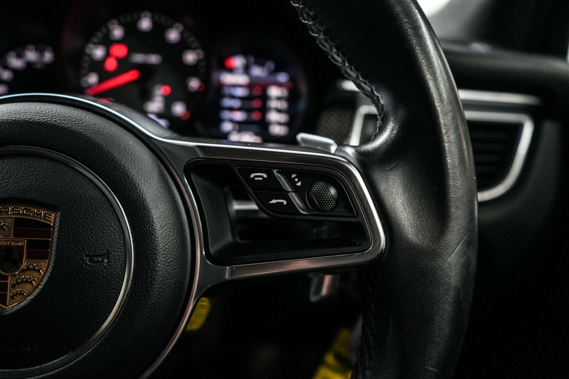 Porsche Macan view 43
