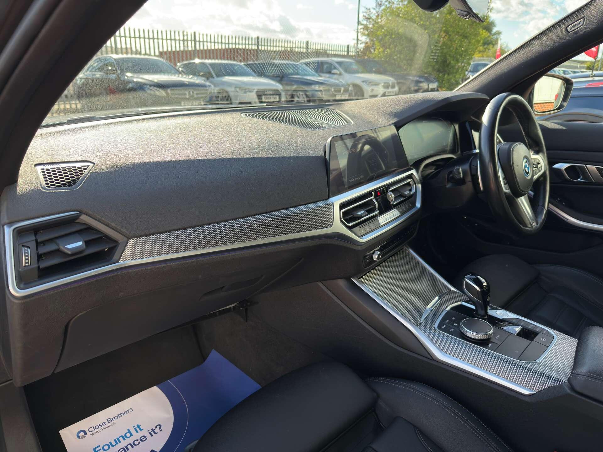 BMW 3 Series view 46