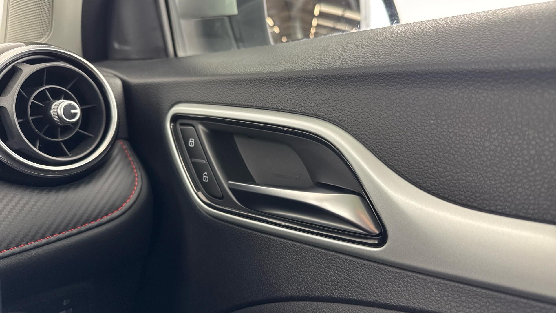MG ZS view 46