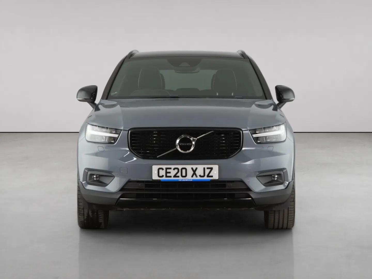 Volvo XC40 view 11