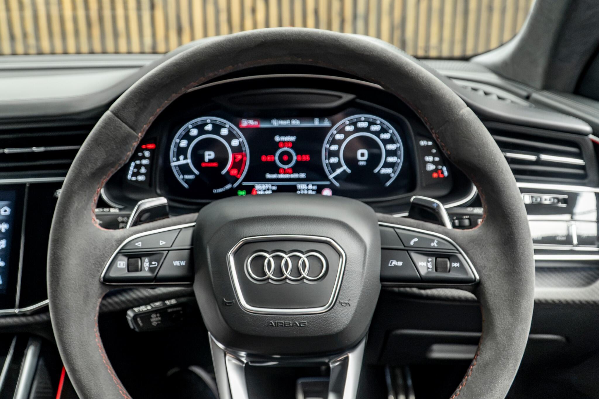 Audi RS Q8 view 33