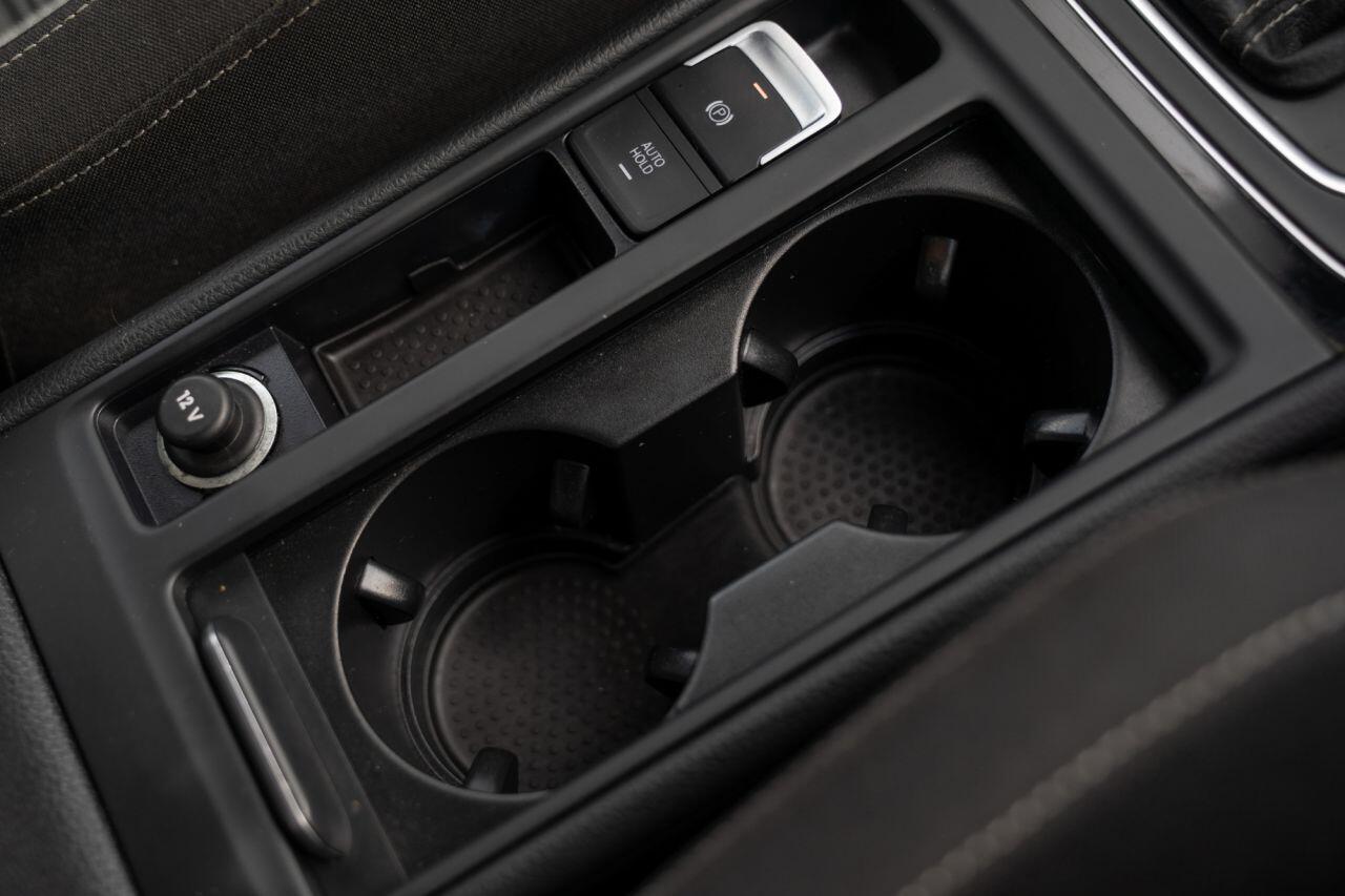 Volkswagen Golf view 82