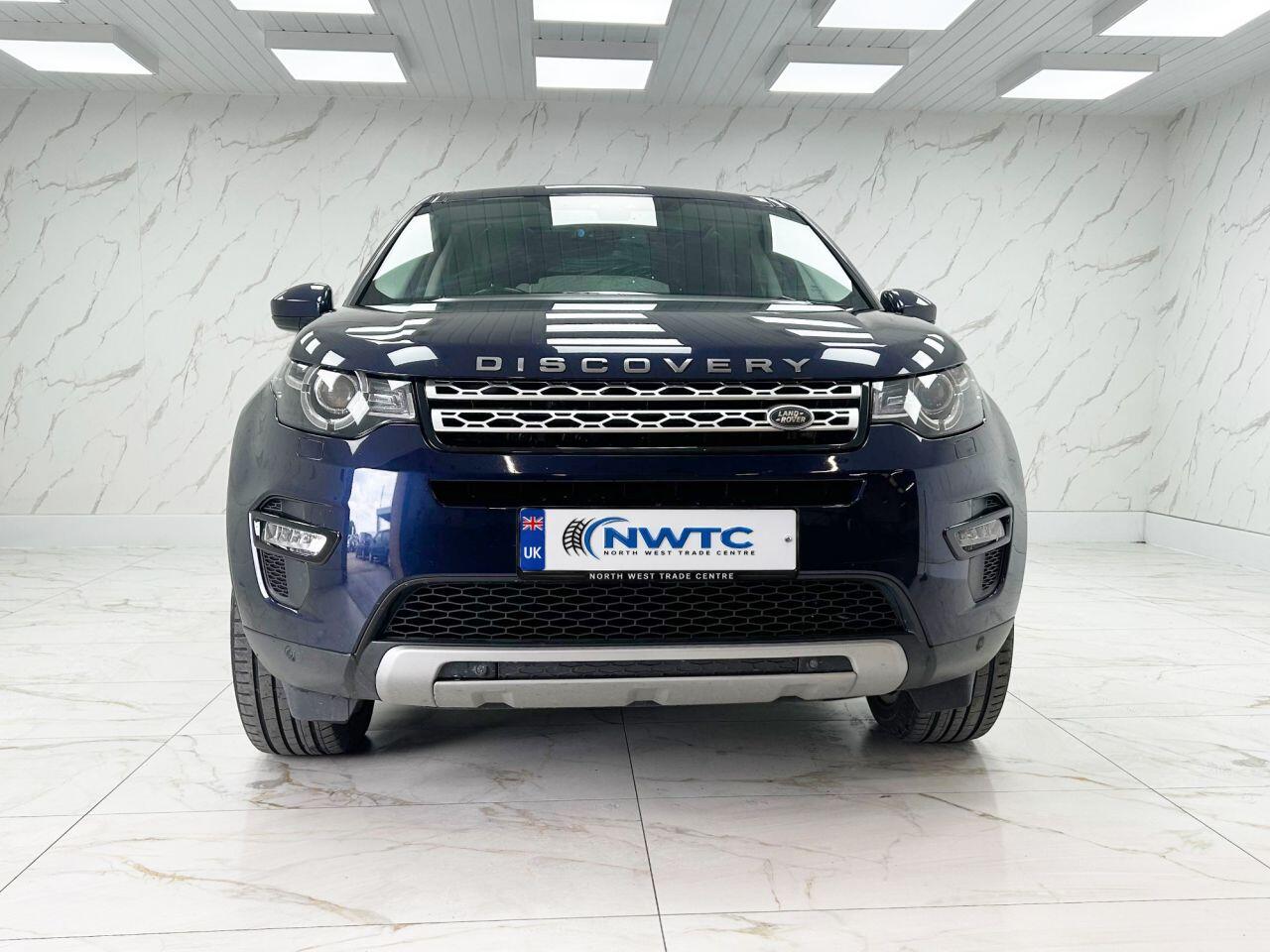 Land Rover Discovery Sport view 5