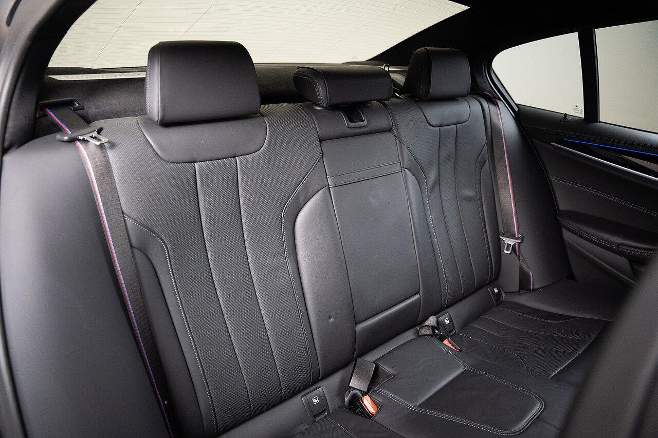 BMW M5 view 14