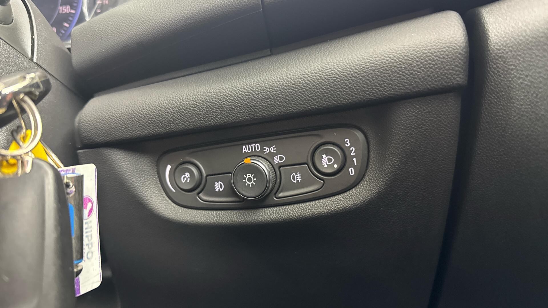 Vauxhall Insignia view 45