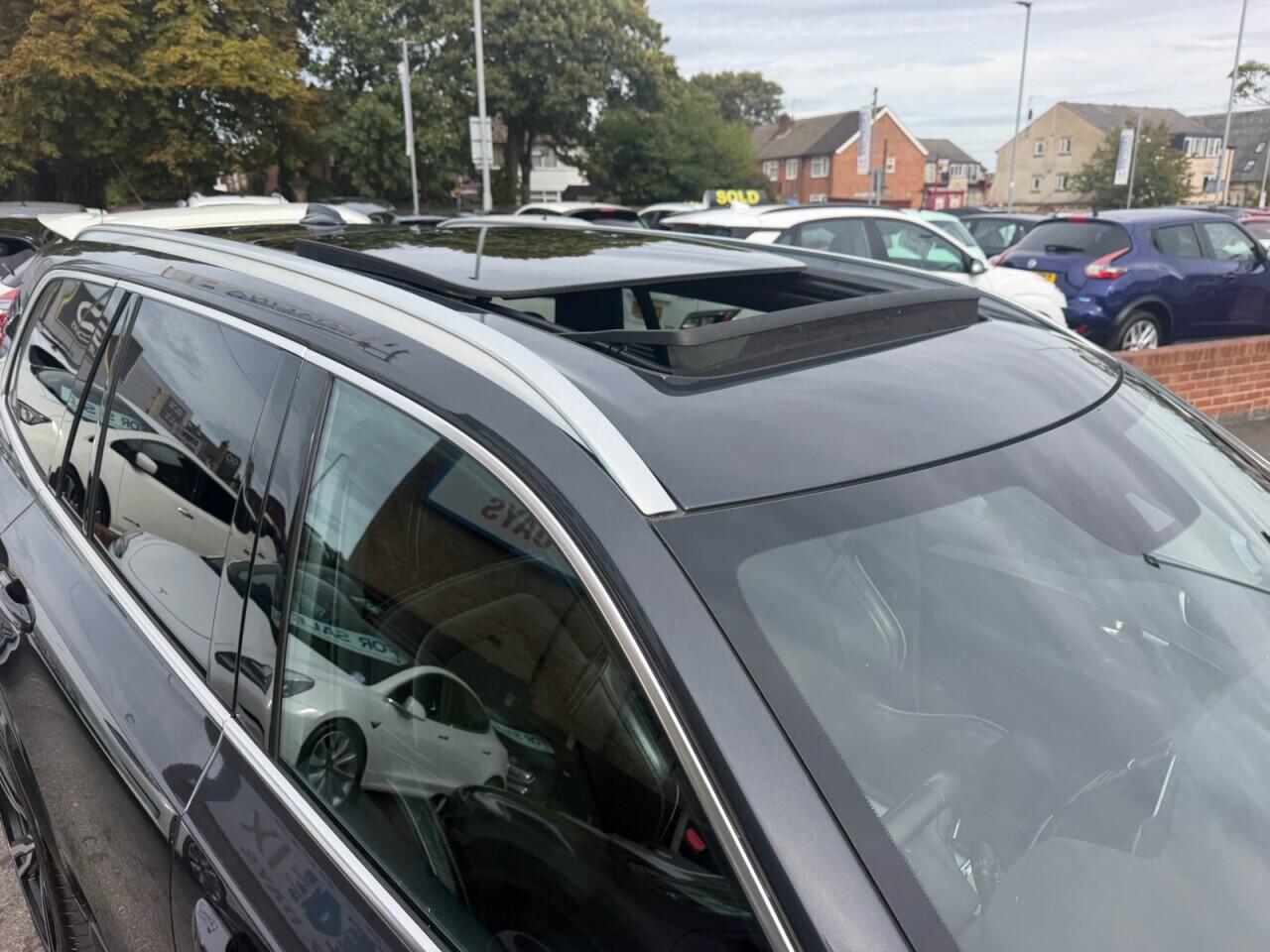 Volvo XC90 view 30