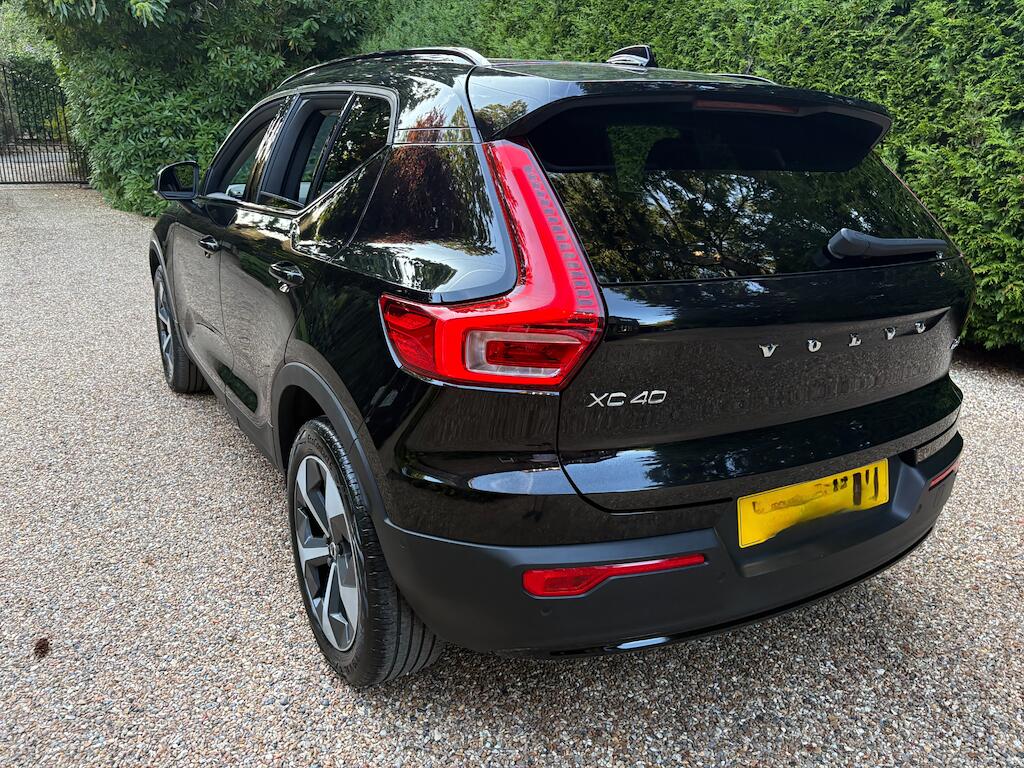 Volvo XC40 view 5
