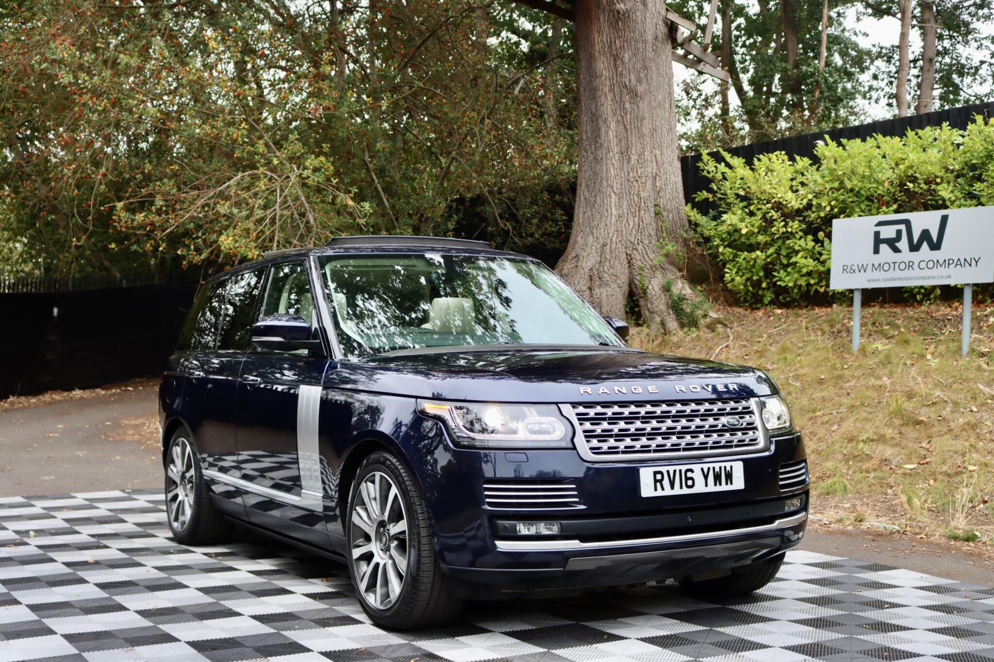 Land Rover Range Rover view 4