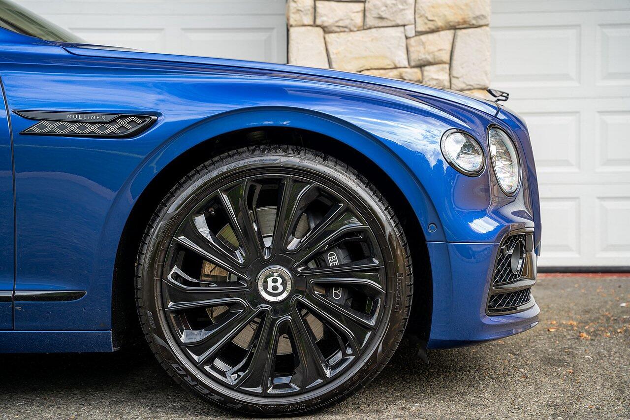 Bentley Flying Spur view 4