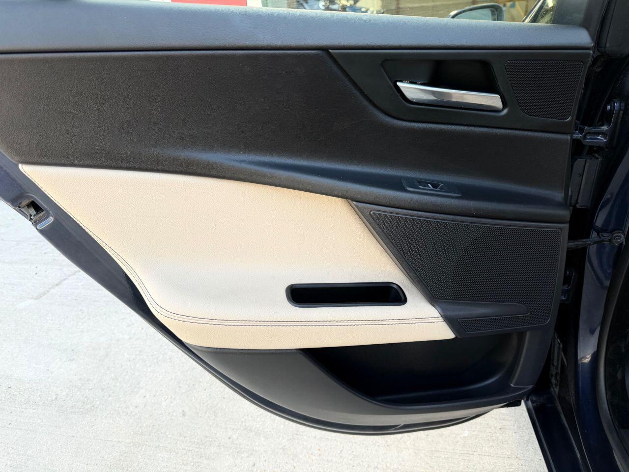 Jaguar Xe view 13