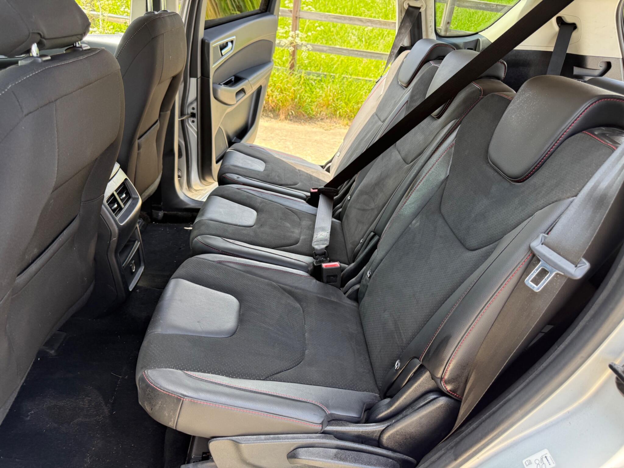 Ford S-Max 2.0 TDCi Titanium Euro 6 (s/s) 5dr — photo 32 of 102