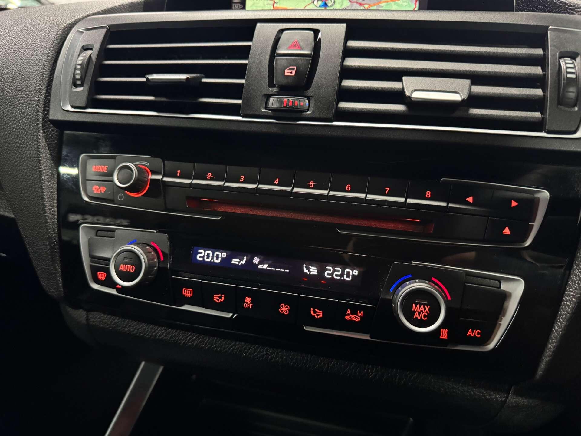 BMW 1 Series view 24