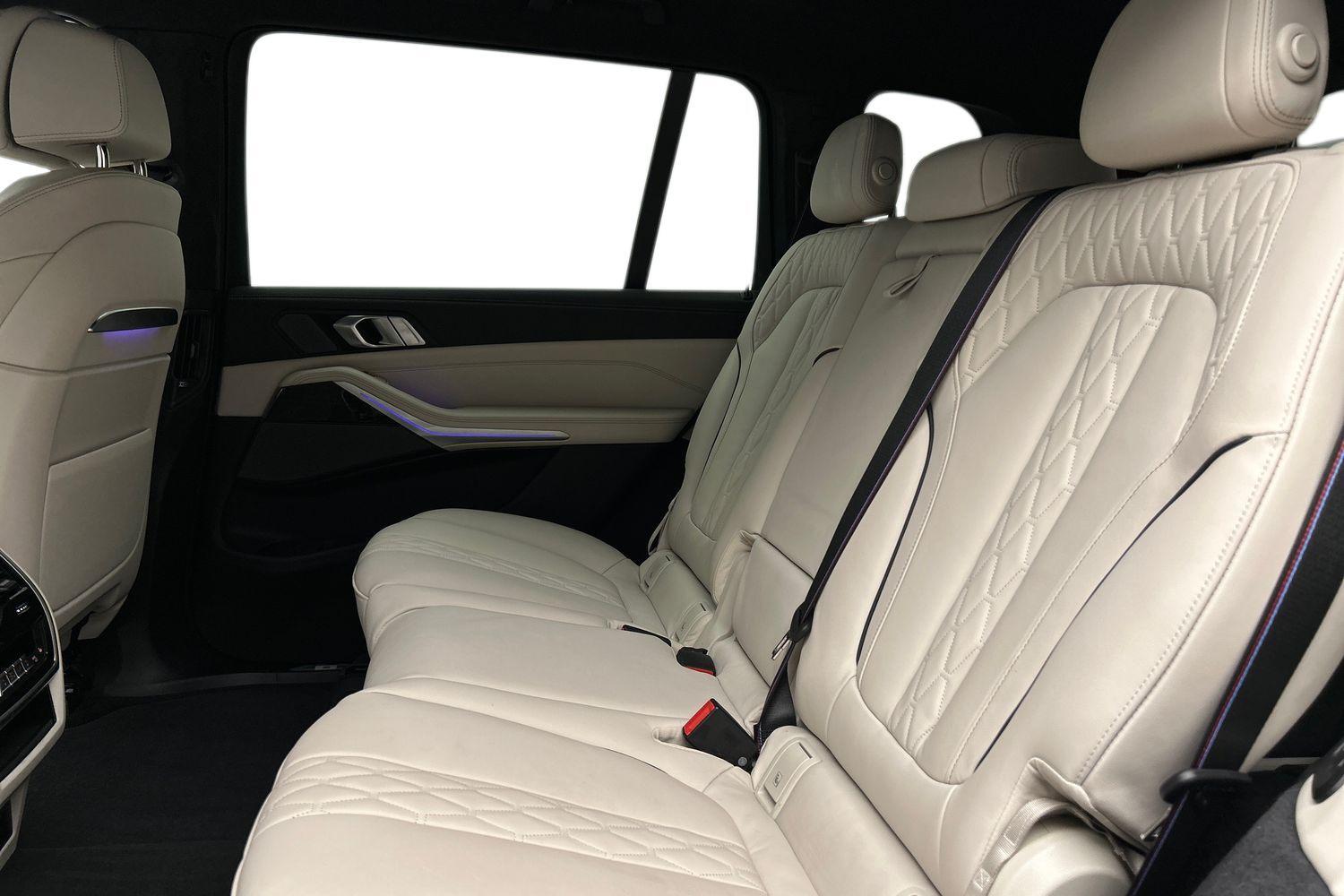 BMW X7 view 13