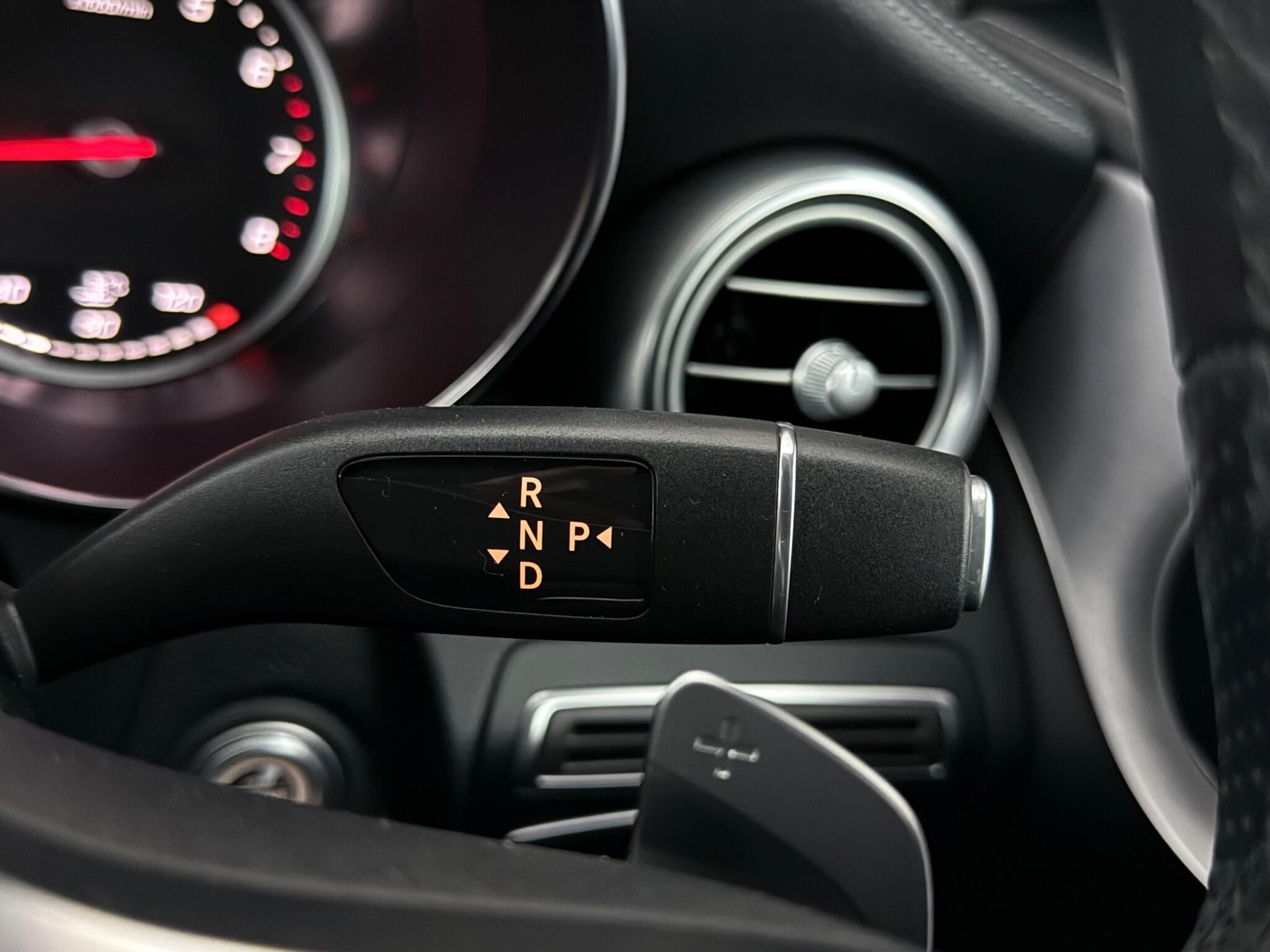 Mercedes-Benz C-Class view 17
