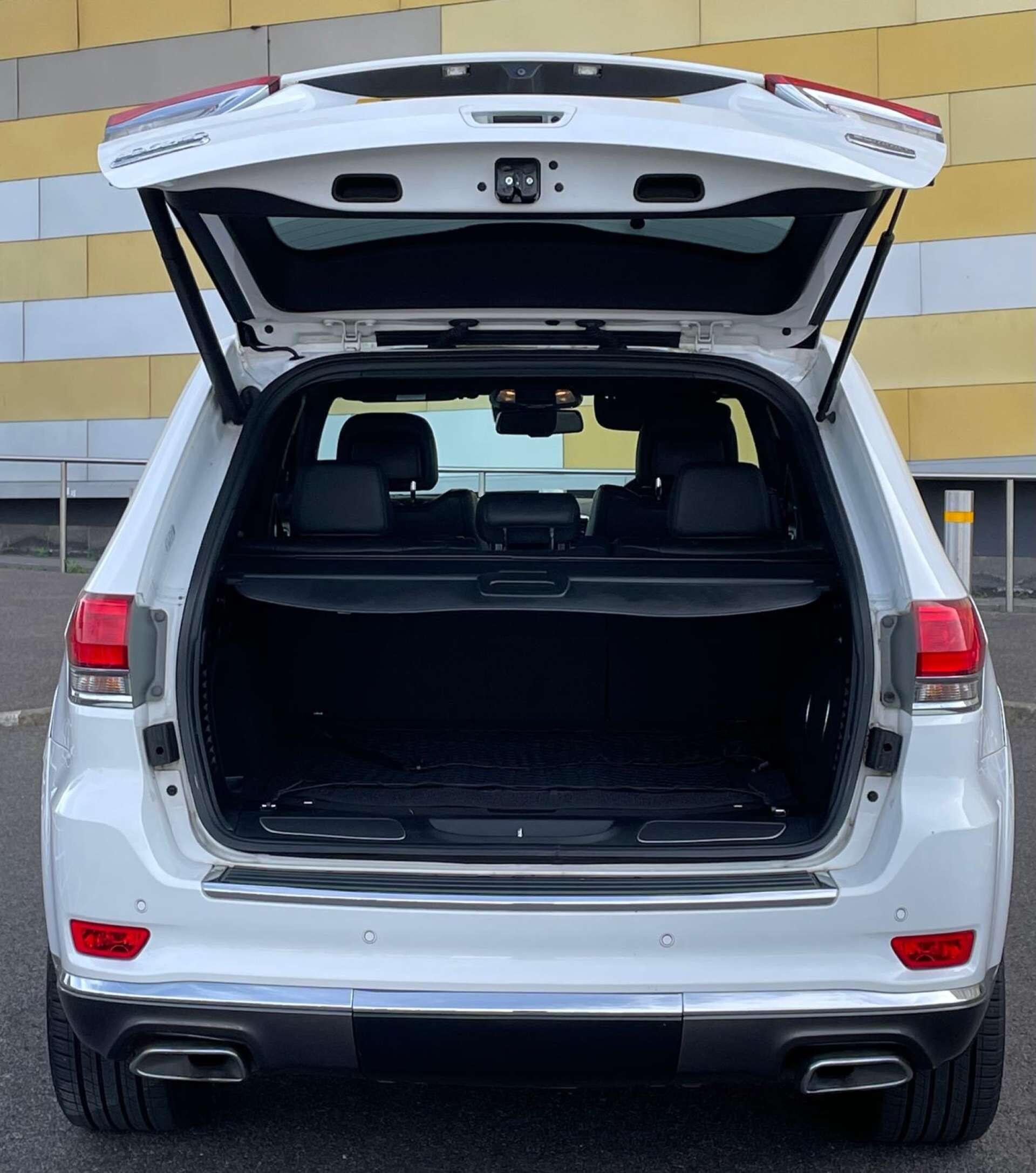 Jeep Grand Cherokee view 49