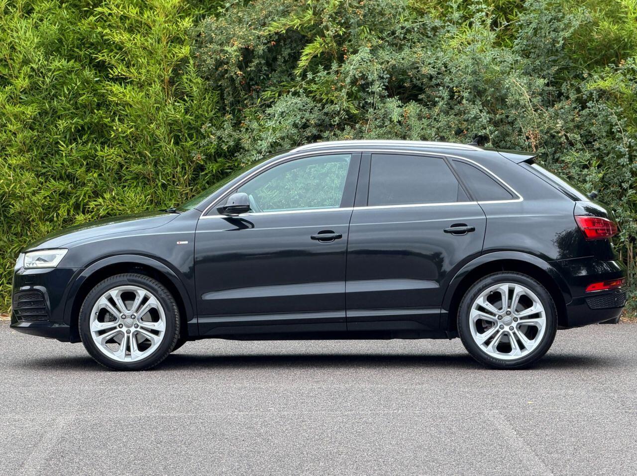 Audi Audi Q3 view 4