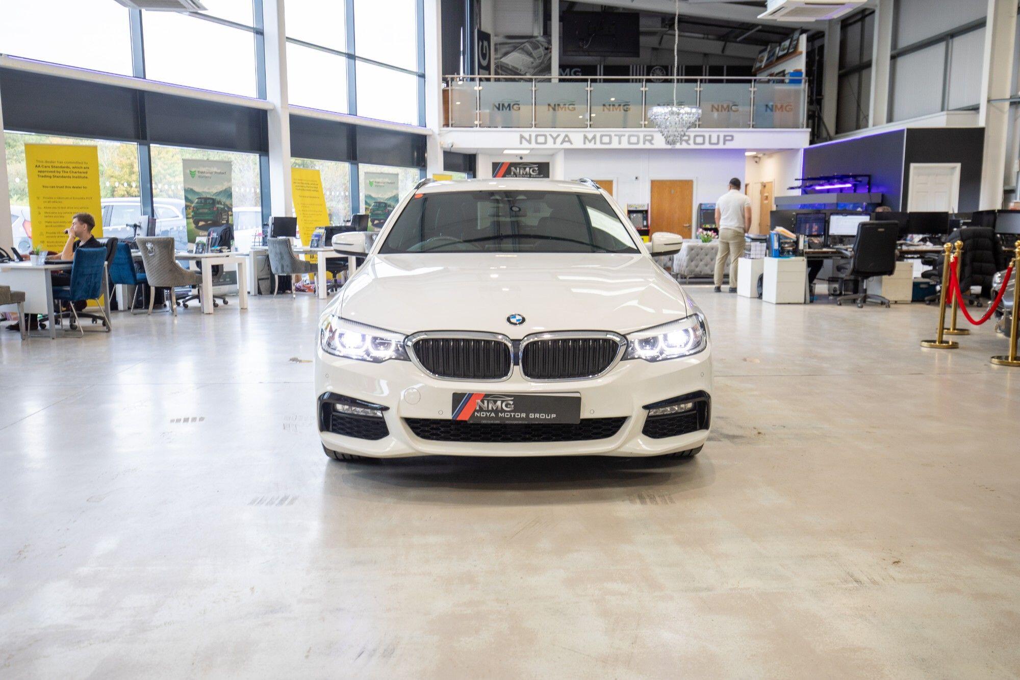 BMW 5 Series view 9