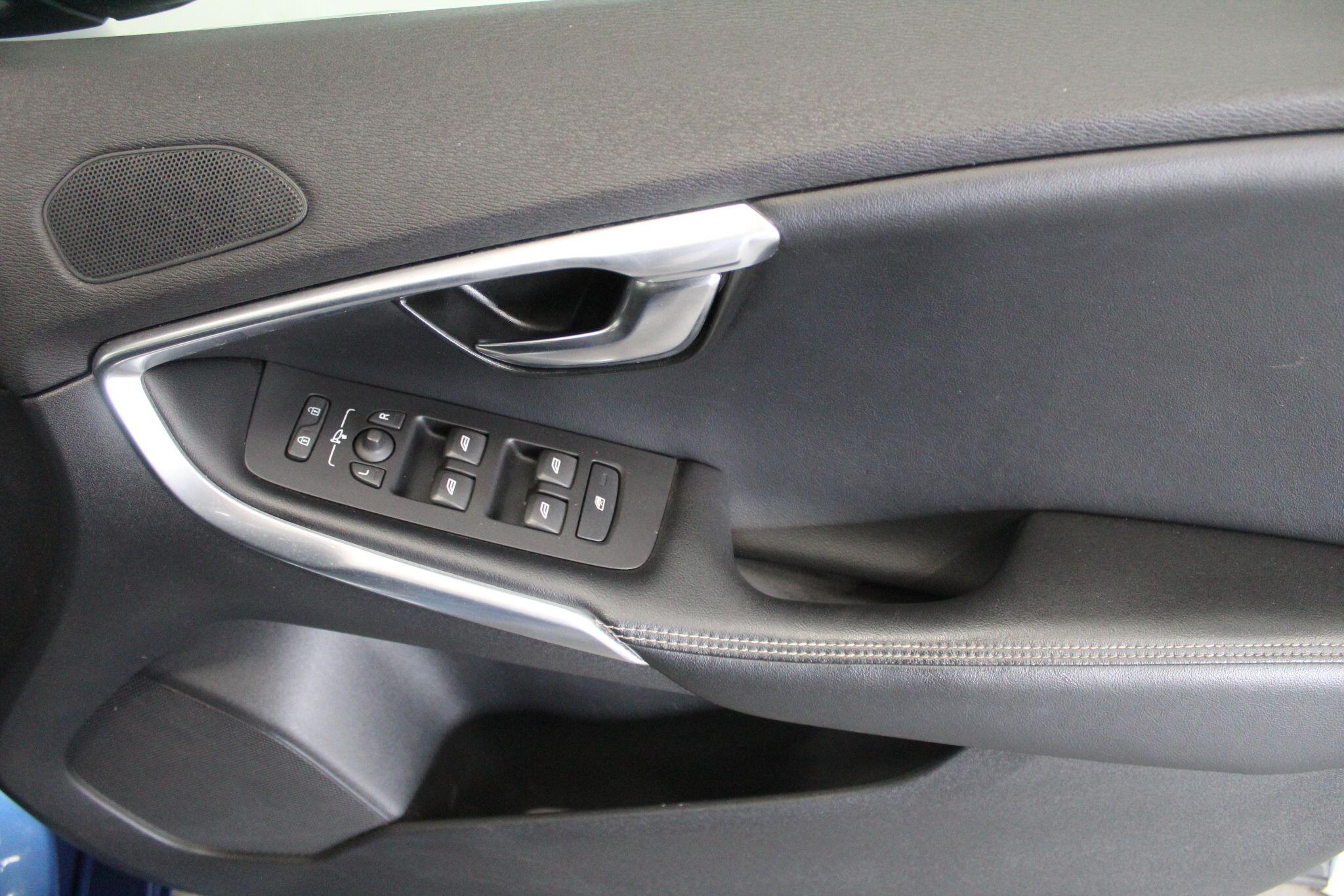 Volvo V40 view 48