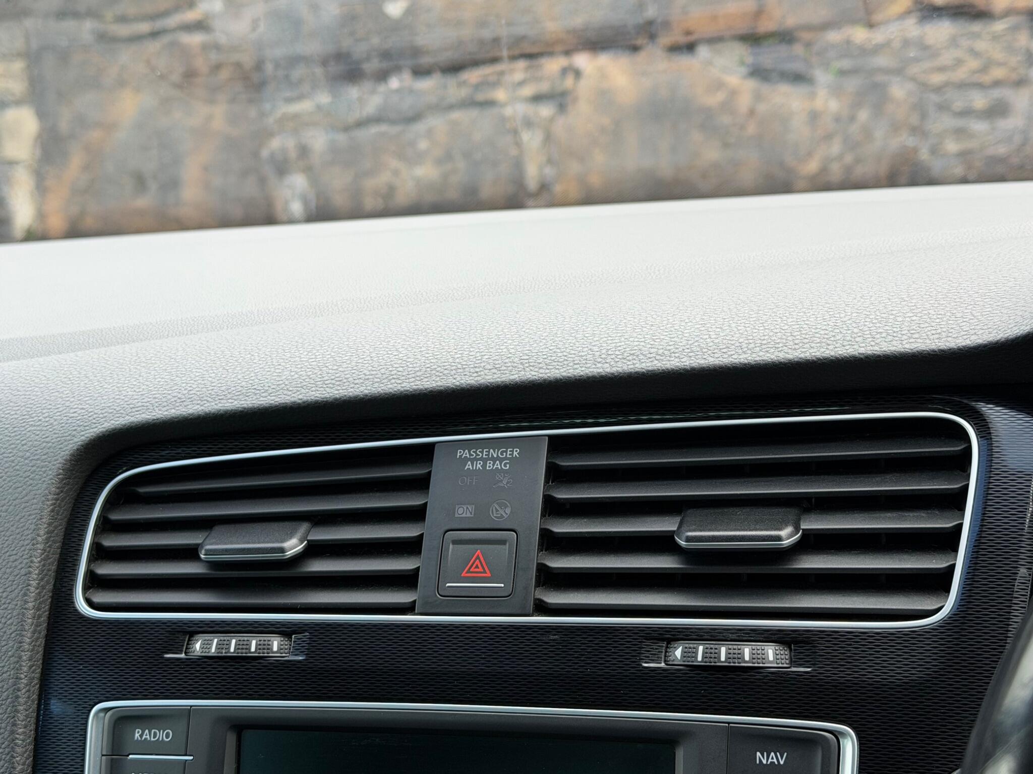 Volkswagen Golf view 28