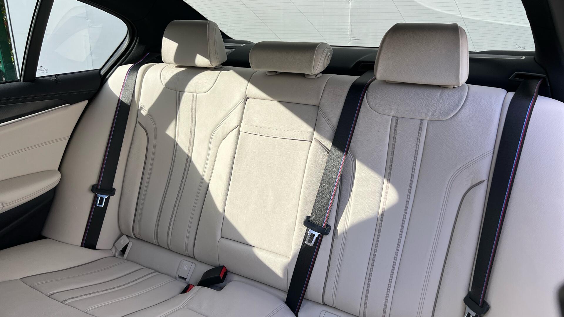 BMW 5 Series view 12