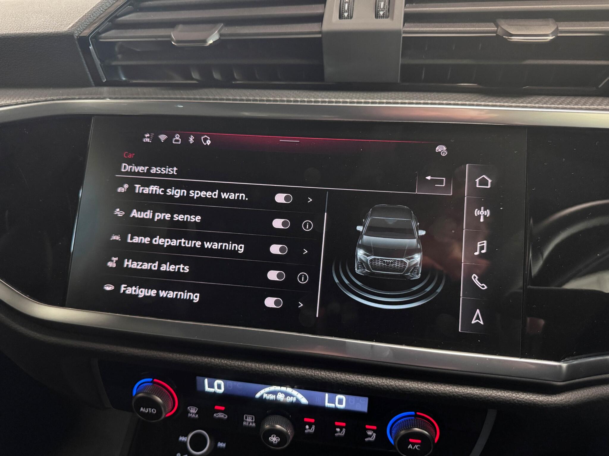 Audi Q3 view 57