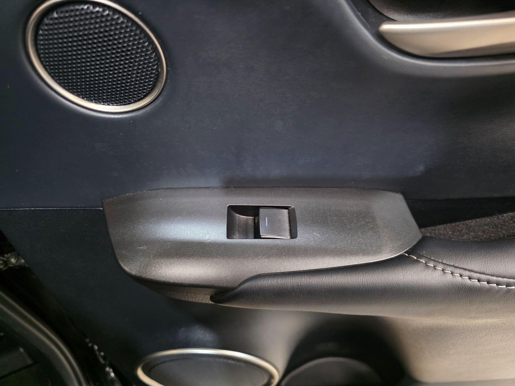 Lexus NX view 21