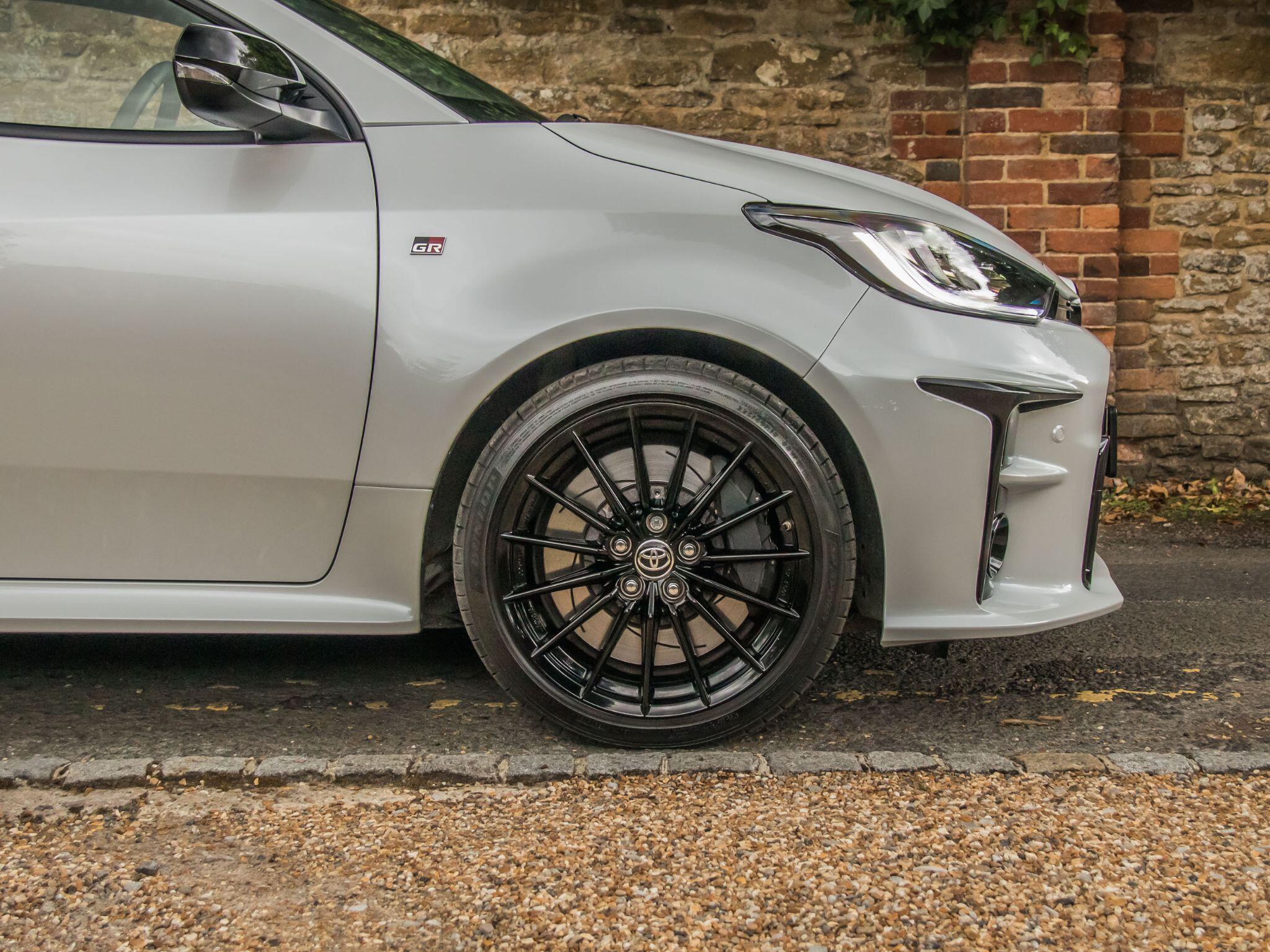 Toyota Yaris view 14