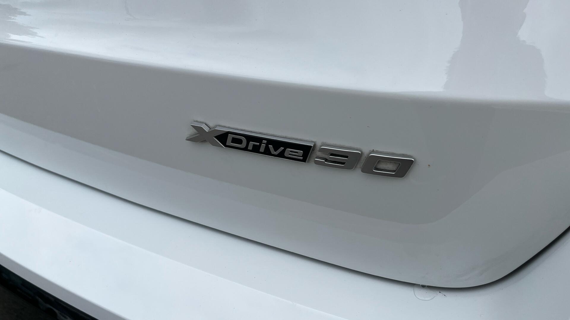 BMW iX1 view 29